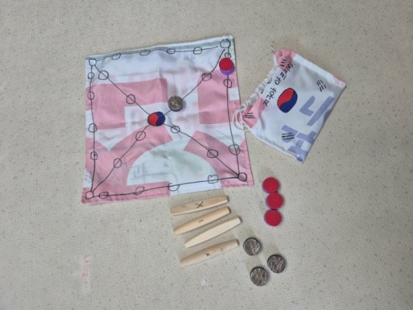 윷놀이.jpg